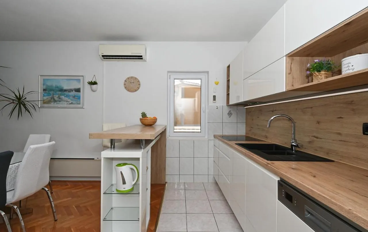 Apartments Ljube Trogir 0*,  Kroatien