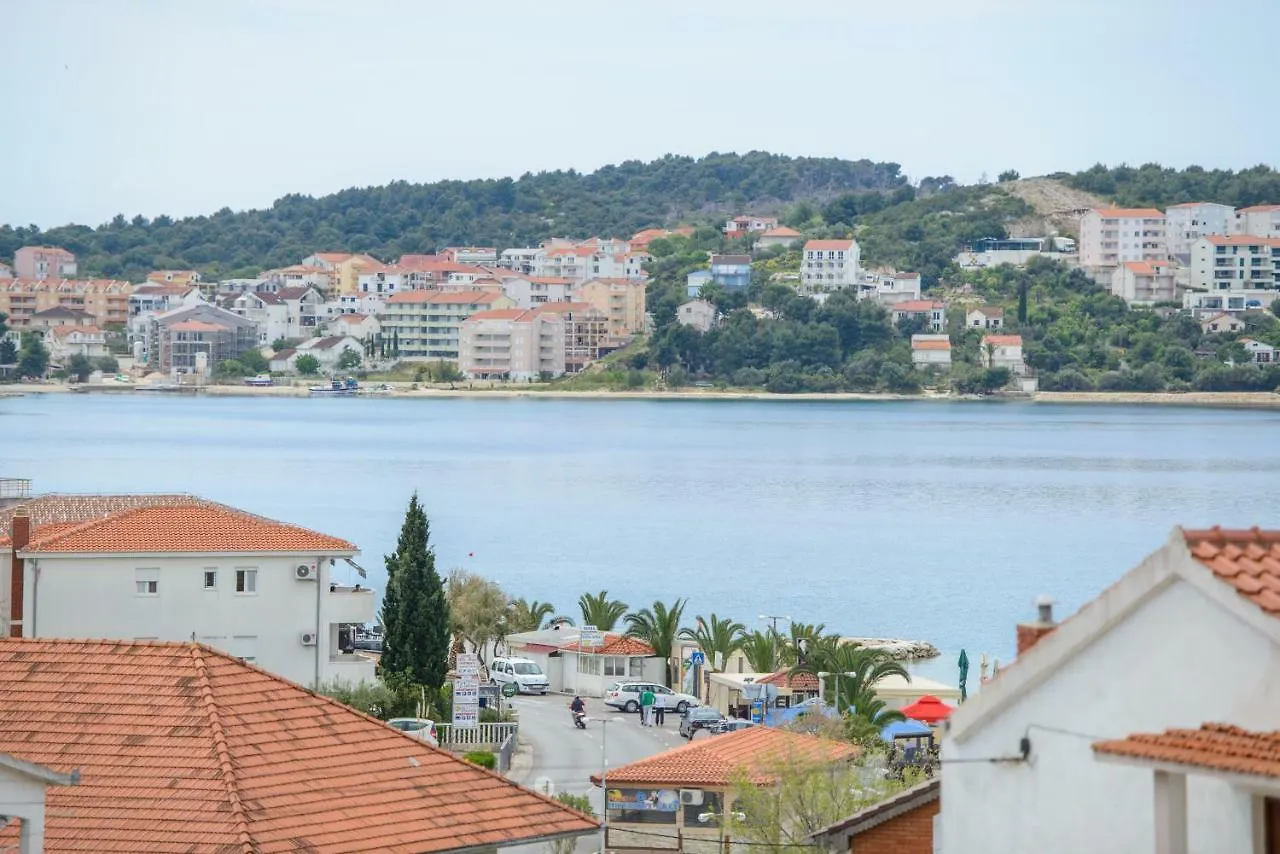 Apartments Ljube Trogir 0*,