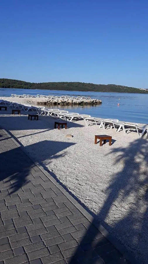 Apartments Ljube Trogir 0*,