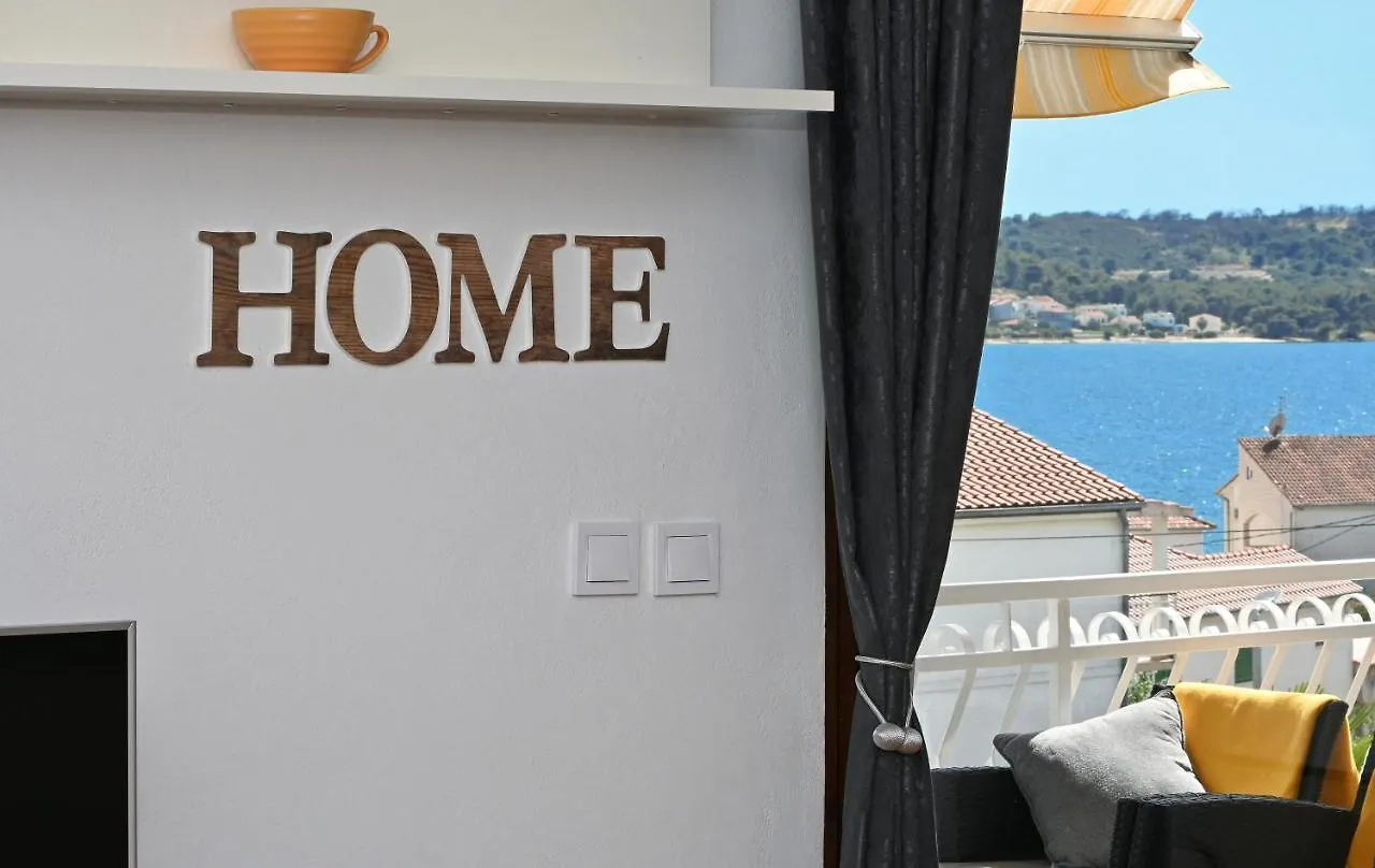 Apartments Ljube Trogir 0*,